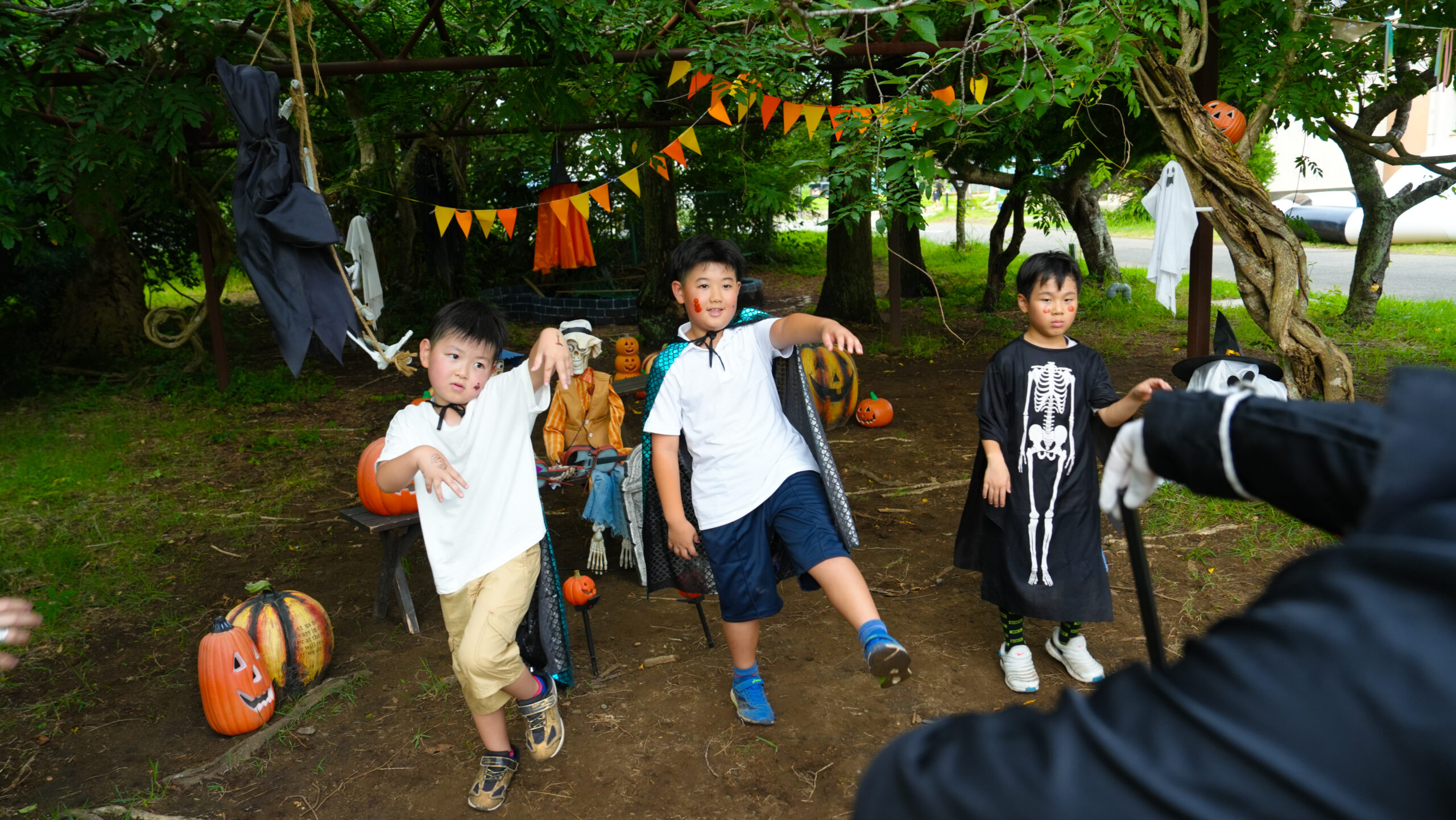 変身してハロウィンの世界へ！